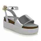 Strappy sandals 